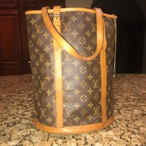 💯 original LV LARGE GM BUCKET BAG